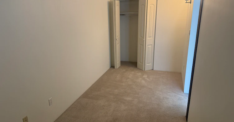 203-122 East 18th Street, North Vancouver, BC, V7L 2X5 - 3
