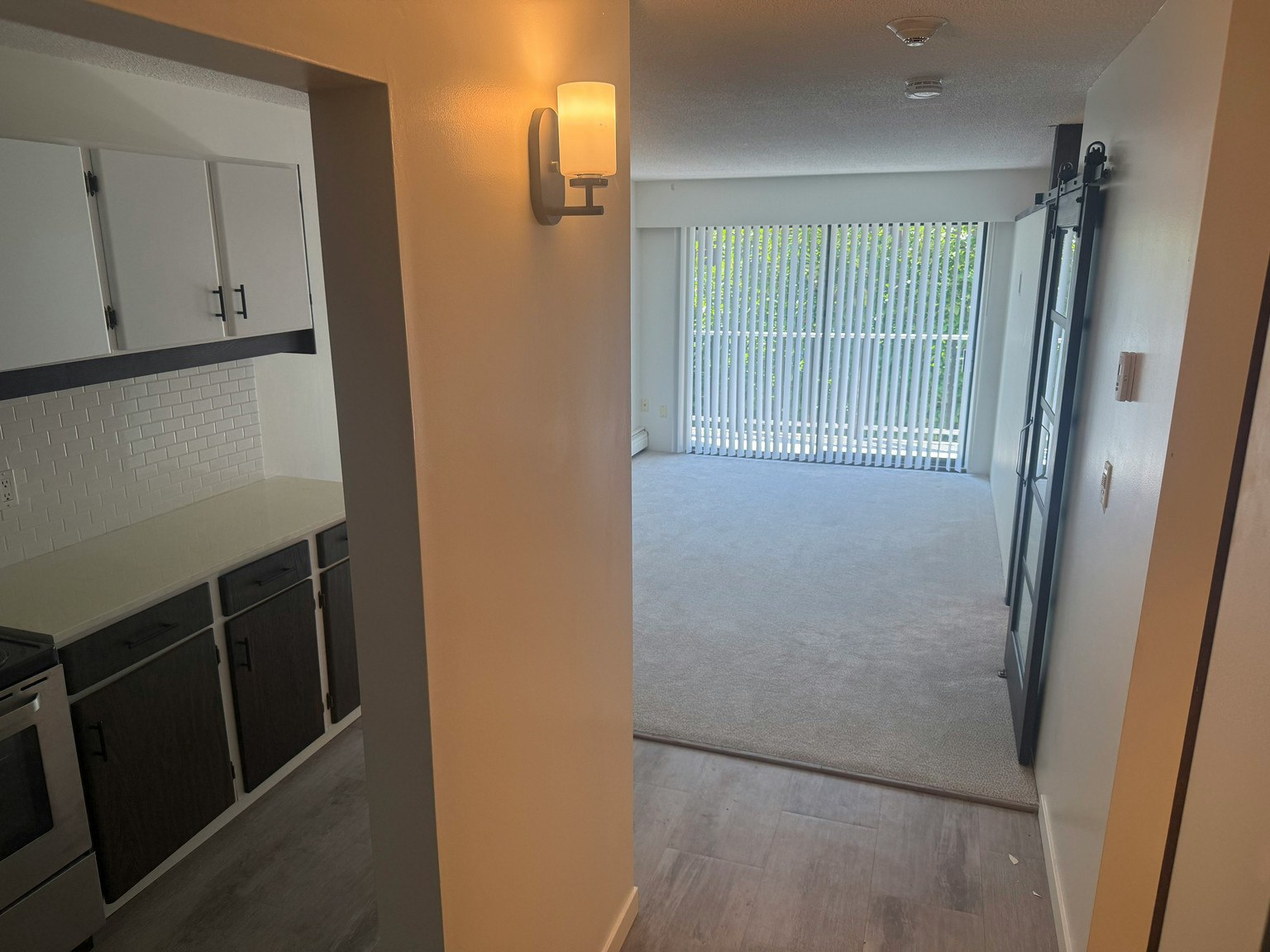 203-122 East 18th Street, North Vancouver, BC, V7L 2X5