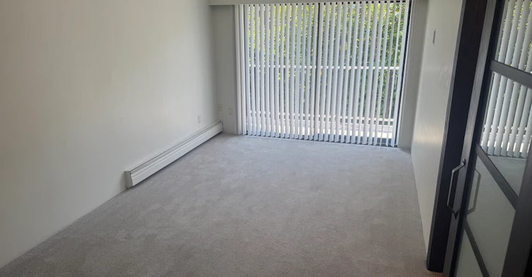 203-122 East 18th Street, North Vancouver, BC, V7L 2X5 - 2