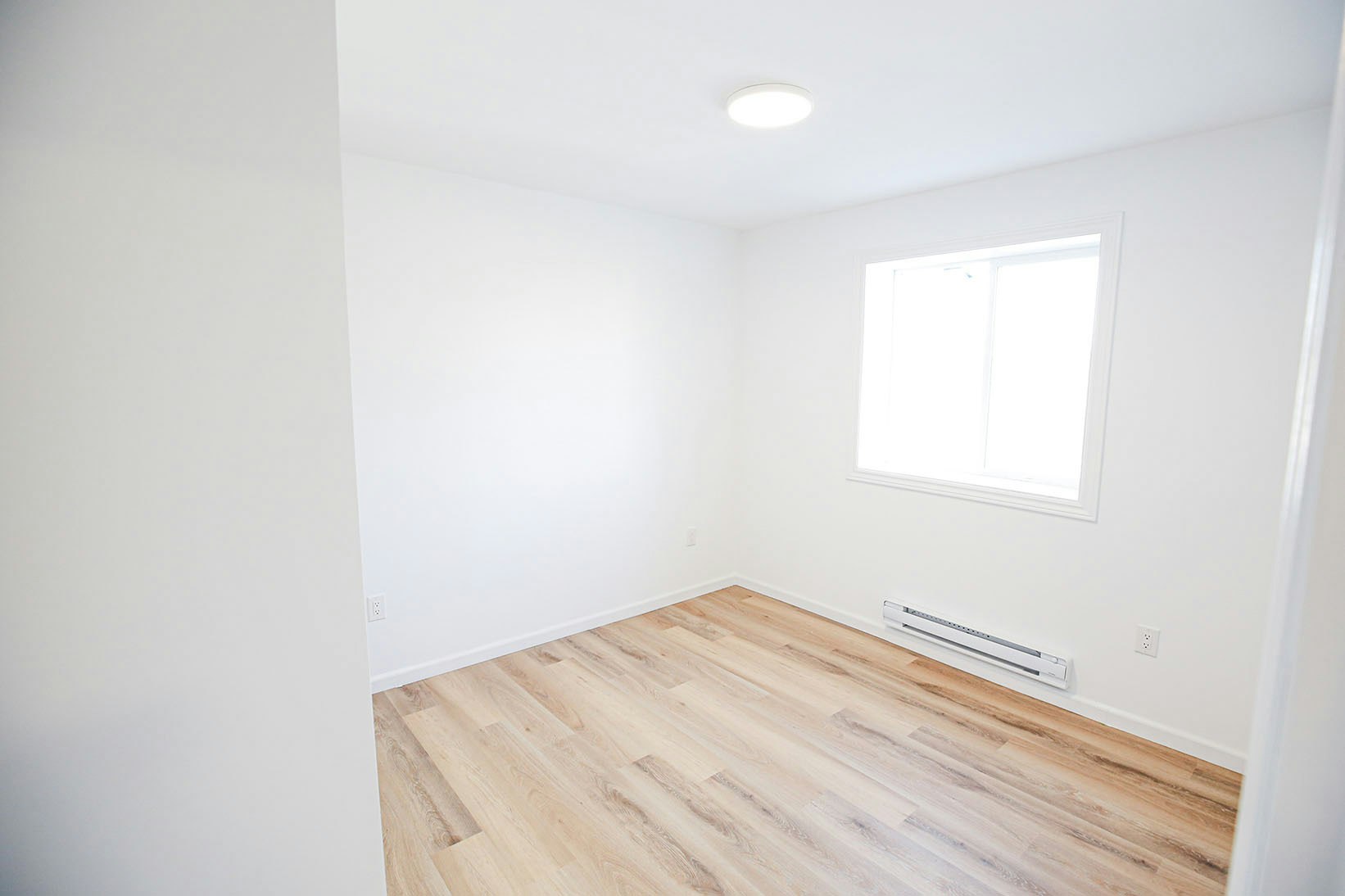 244 King Street, Welland, ON - 6