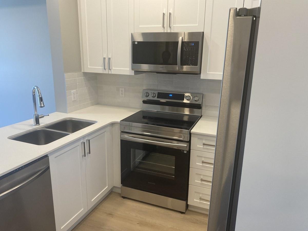 426-12804 140 Avenue Northwest, Edmonton, AB, T6V 0M2 - 2
