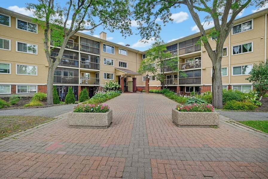 301-6376 Bilberry Drive, Ottawa, ON, K1C 4P6