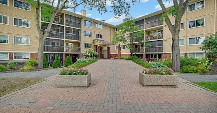 301-6376 Bilberry Drive, Ottawa, ON, K1C 4P6