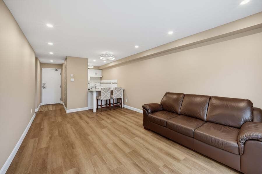 301-6376 Bilberry Drive, Ottawa, ON, K1C 4P6 - 7