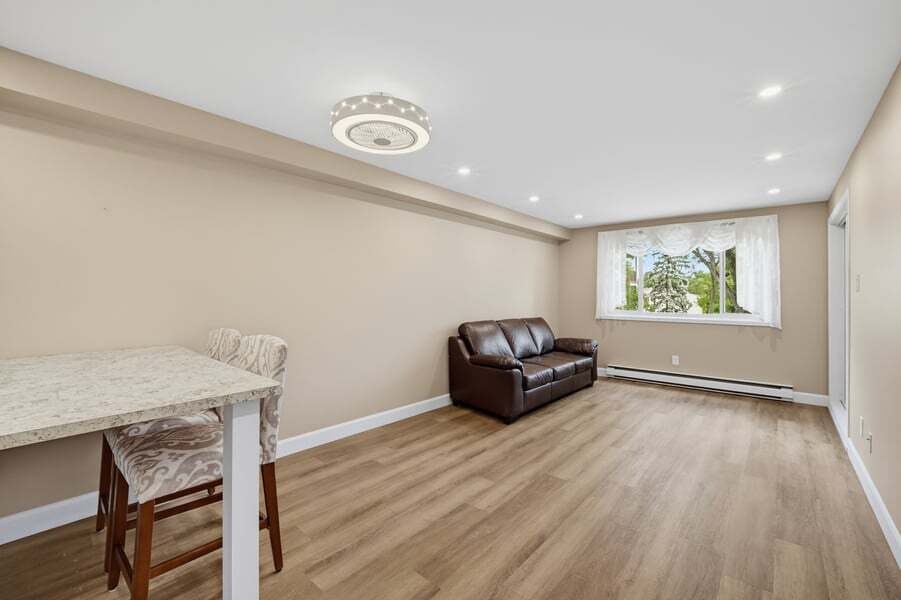 301-6376 Bilberry Drive, Ottawa, ON, K1C 4P6 - 6