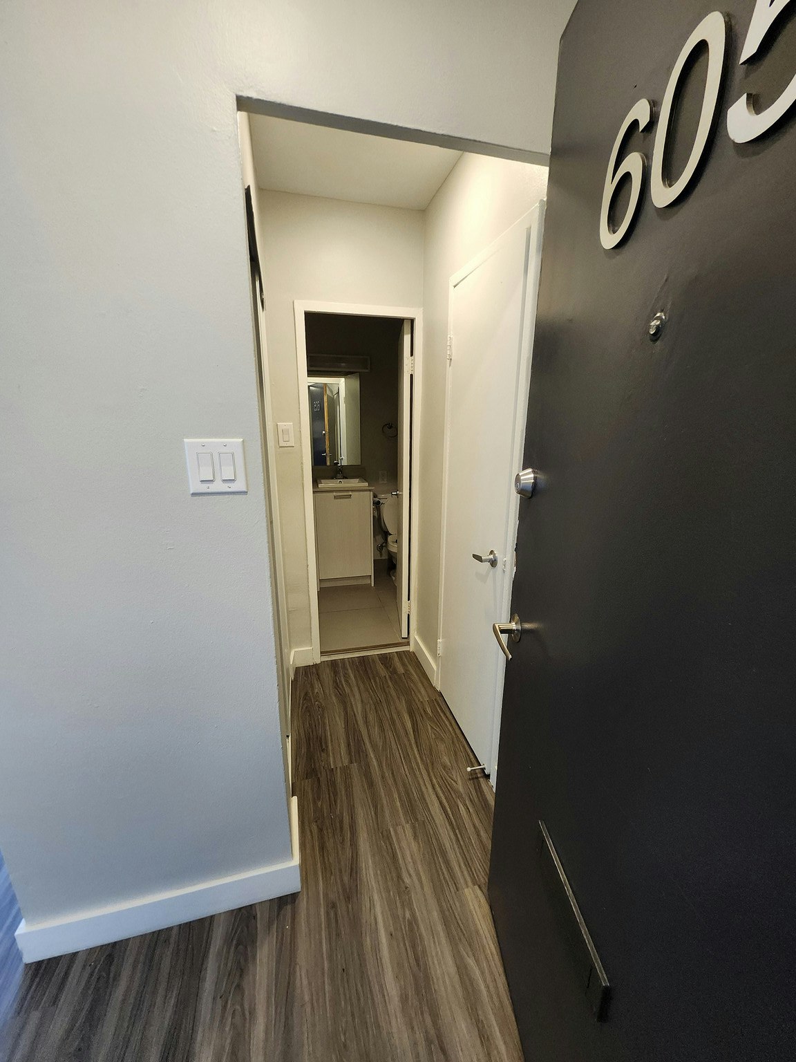 31 Spencer Avenue, Toronto, ON, M6K 2J9 - 3