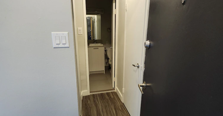 31 Spencer Avenue, Toronto, ON, M6K 2J9 - 3