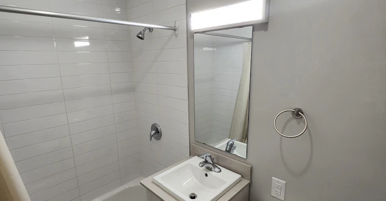 31 Spencer Avenue, Toronto, ON, M6K 2J9 - 9