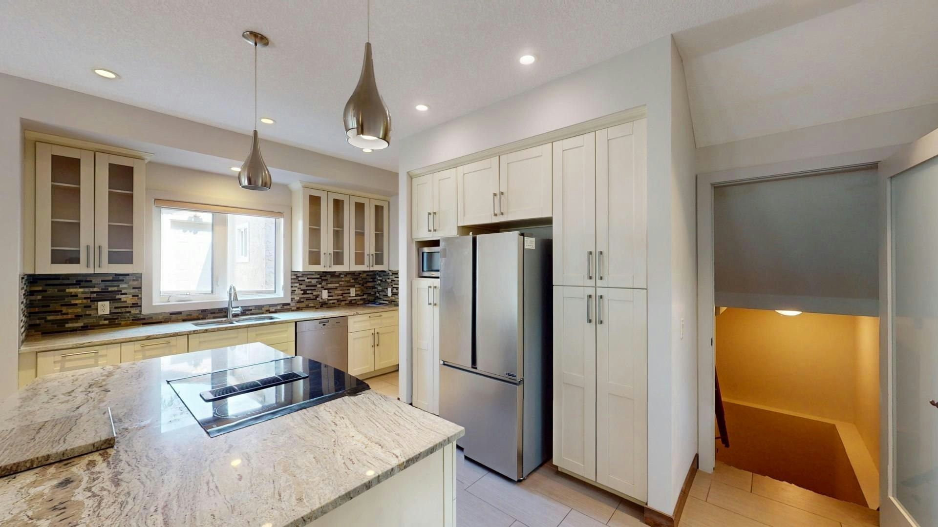 3825 1 Street Ne, Calgary, AB, T2E 3E1 - 2