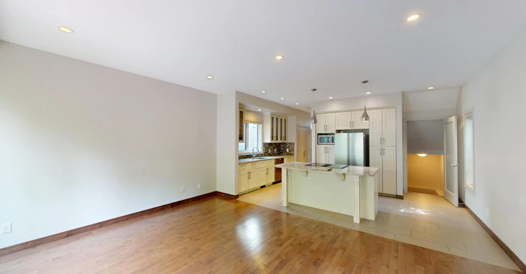 3825 1 Street Ne, Calgary, AB, T2E 3E1 - 3