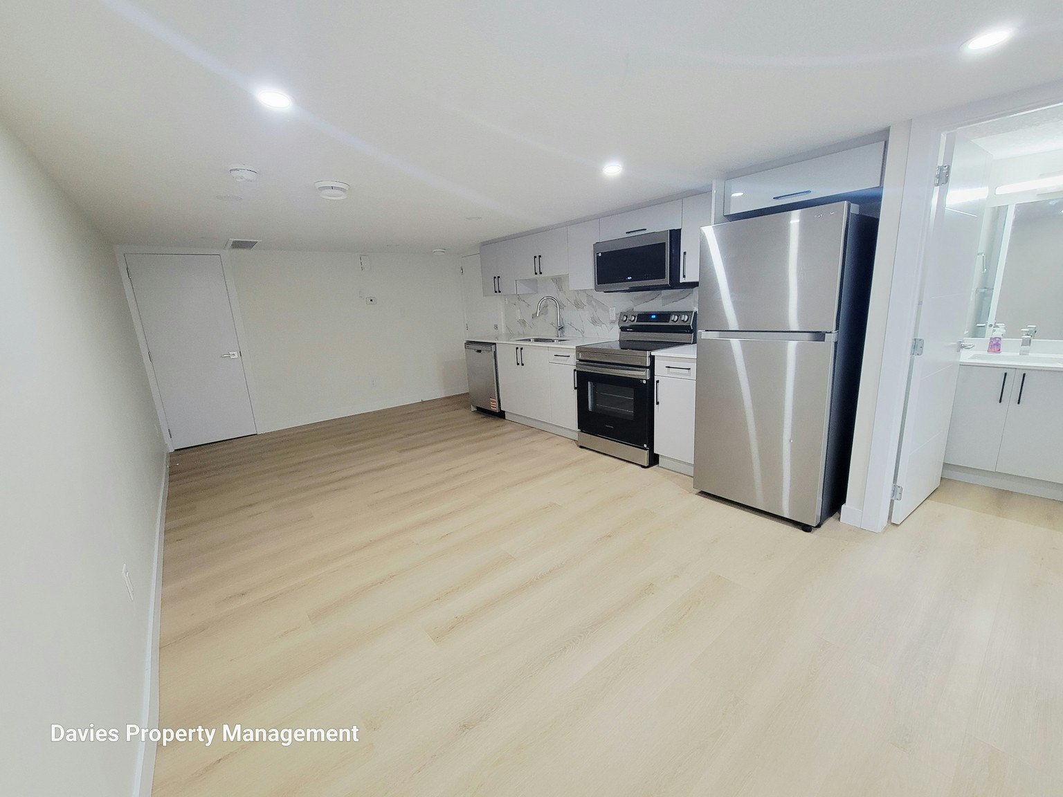 4677 177 Avenue Northwest, Edmonton, AB, T5Y 4G4 - 2