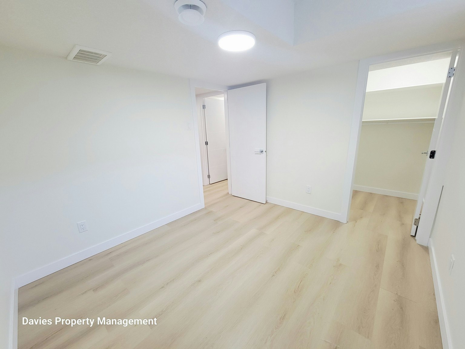 4677 177 Avenue Northwest, Edmonton, AB, T5Y 4G4 - 4