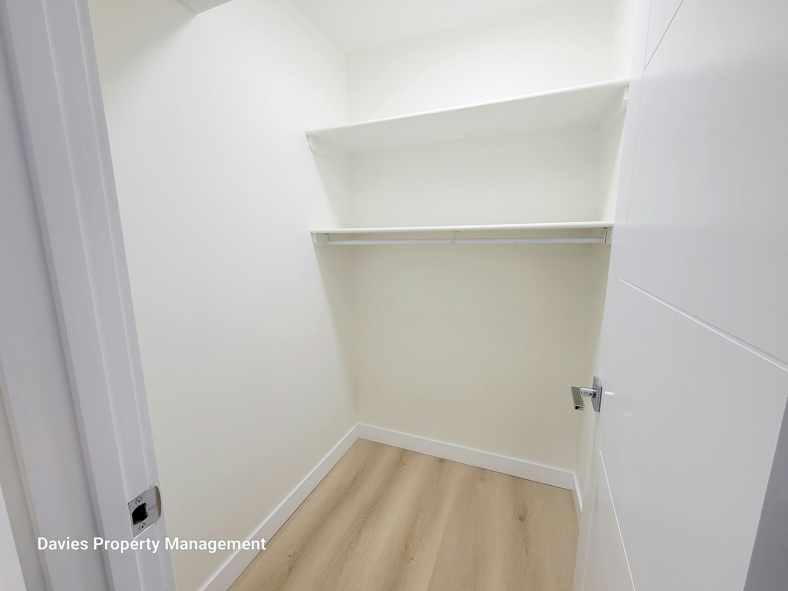 4677 177 Avenue Northwest, Edmonton, AB, T5Y 4G4 - 5