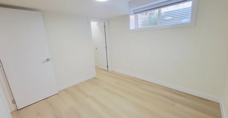 4677 177 Avenue Northwest, Edmonton, AB, T5Y 4G4 - 3