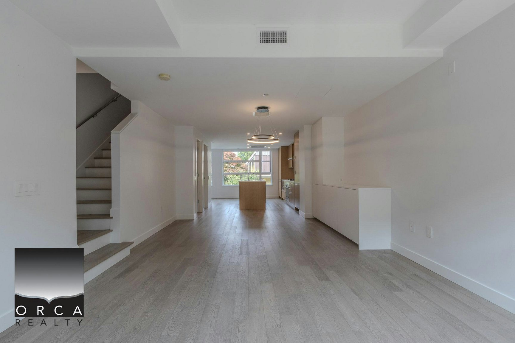 1055 Ridgewood Drive, North Vancouver, BC, V7R 0A5 - 5