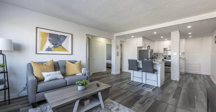 11635 102 Avenue Northwest, Edmonton, AB, T5K 0R4