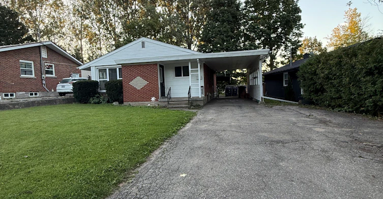 17 Laverne Avenue, Guelph, ON, N1E 1Y9 - 2