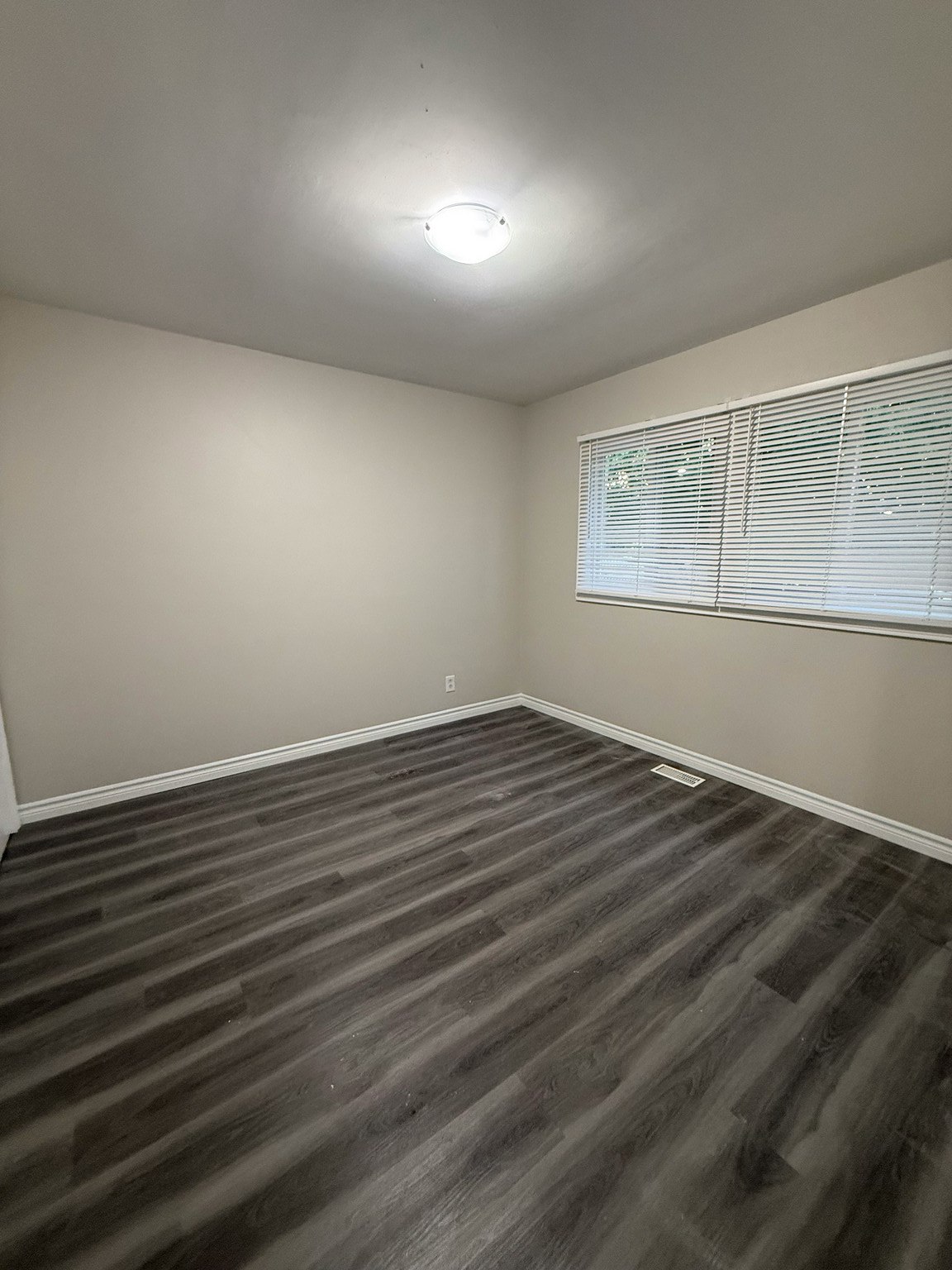 17 Laverne Avenue, Guelph, ON, N1E 1Y9 - 9