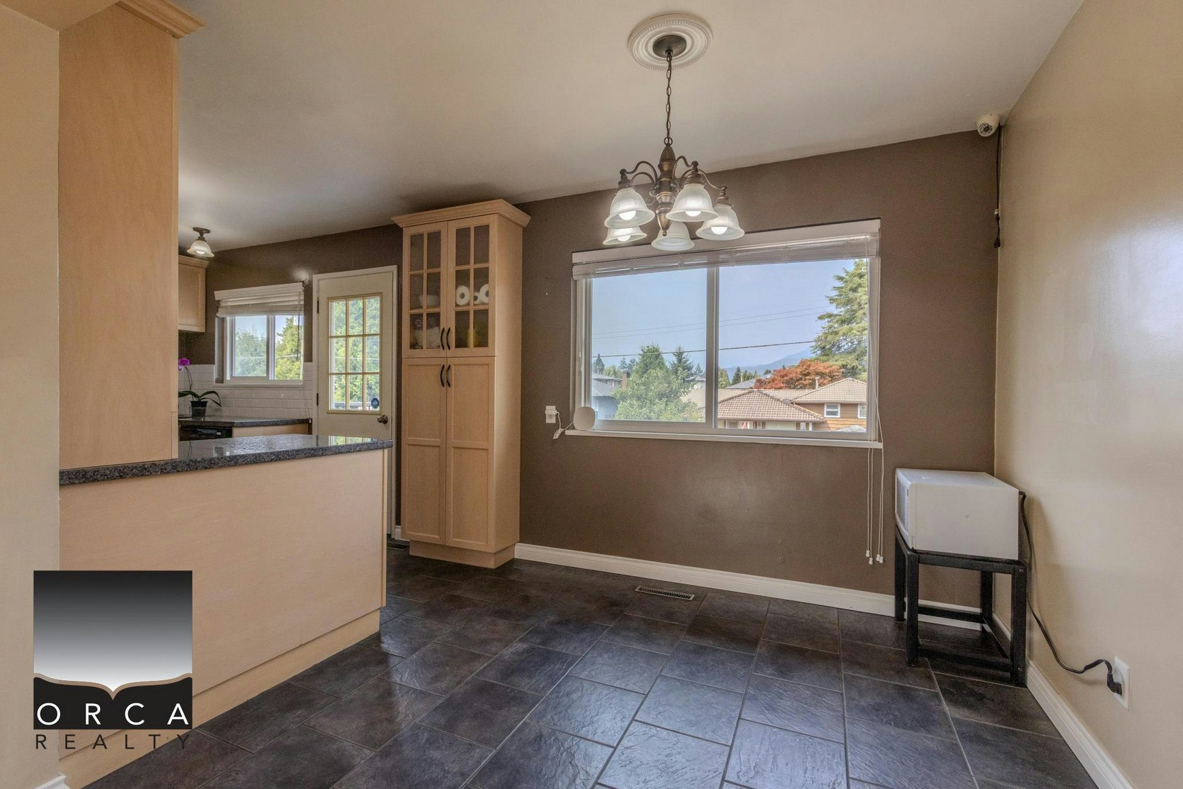 6547 Union Street, Burnaby, BC, V5B 1W7 - 4