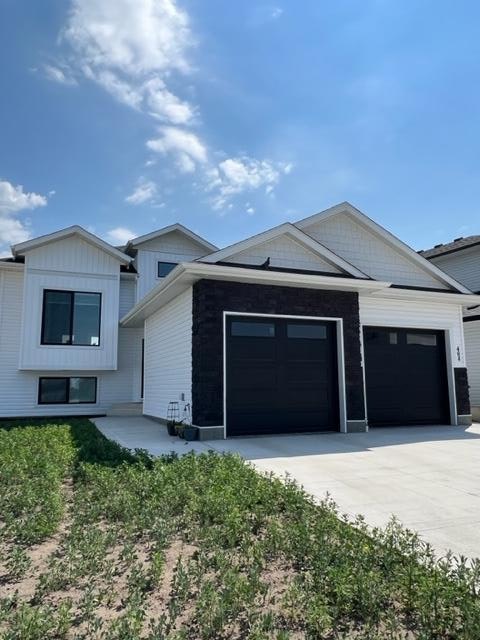 484 Woolf Bend, Saskatoon, SK, S7W 1E4