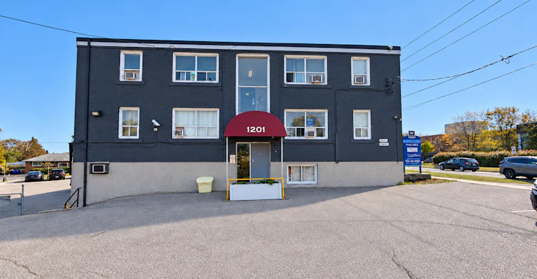 1201 Cedar Street, Oshawa, ON, L1J 3P1 - 2