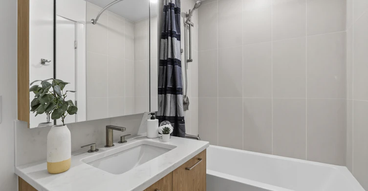 82 1st Street, New Westminster, BC, V3L 0L8 - 24