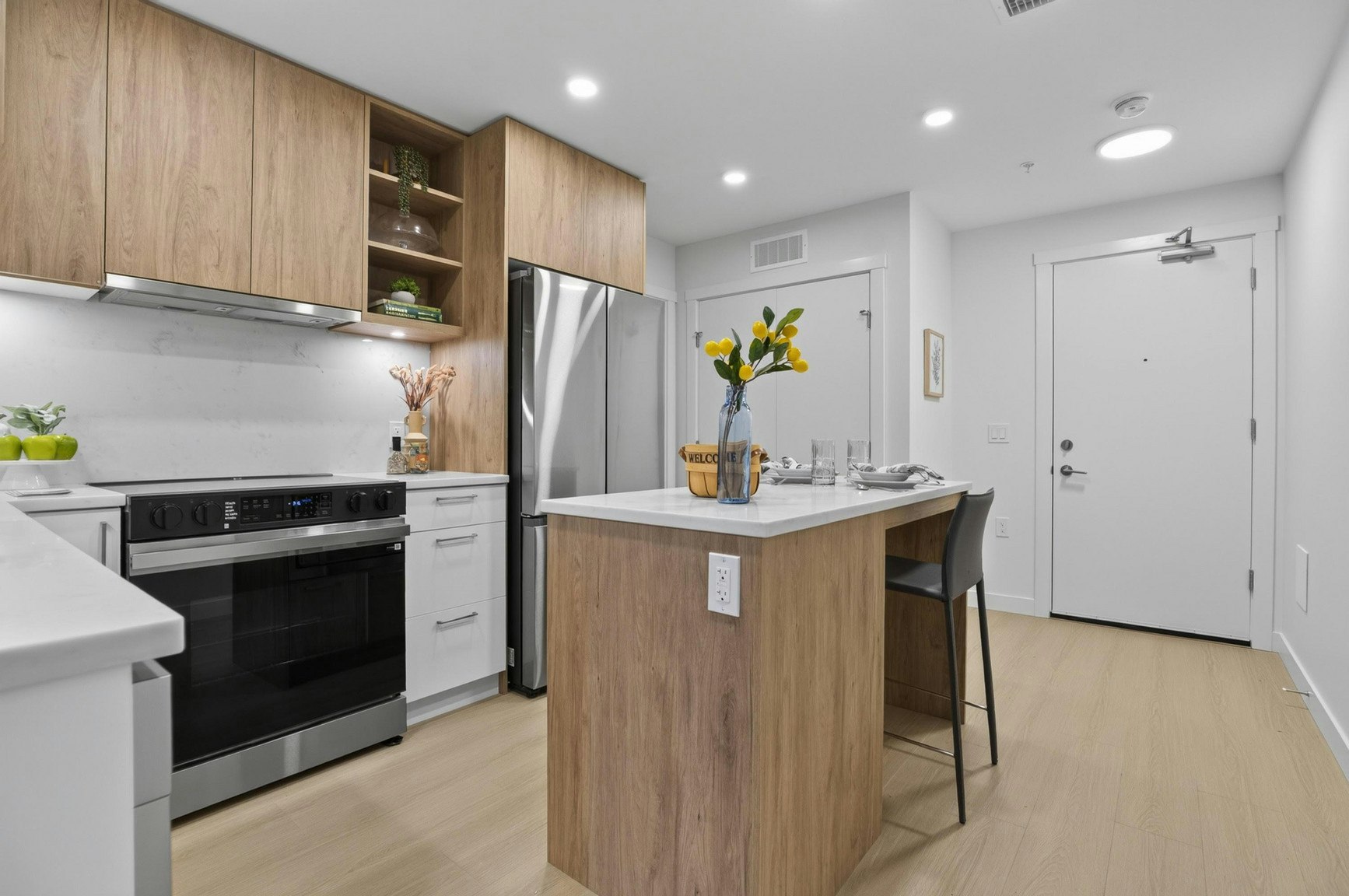82 1st Street, New Westminster, BC, V3L 0L8 - 3