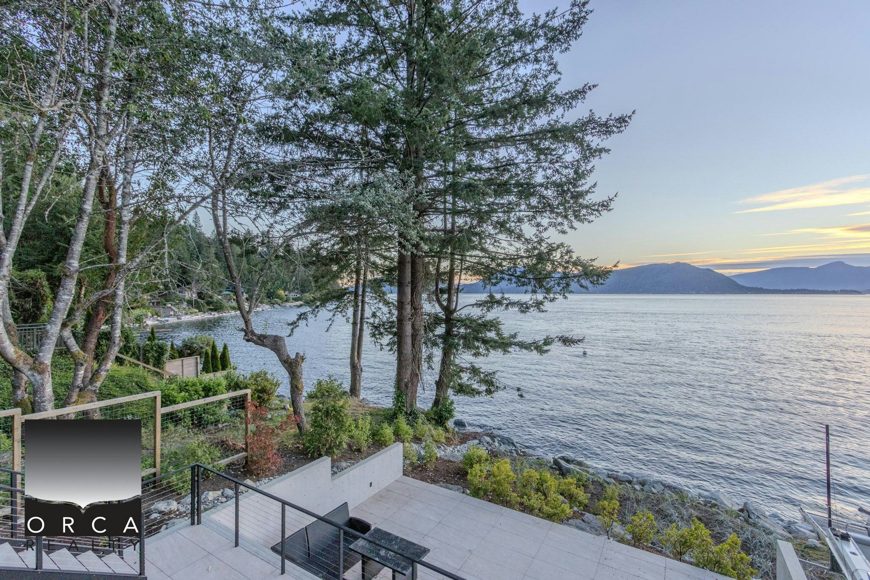 8885 Lawrence Way, West Vancouver, BC, V7W 2T7 - 11