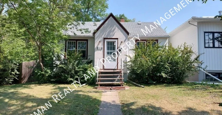 3053 Robinson Street, Regina, SK, S4S 1V3