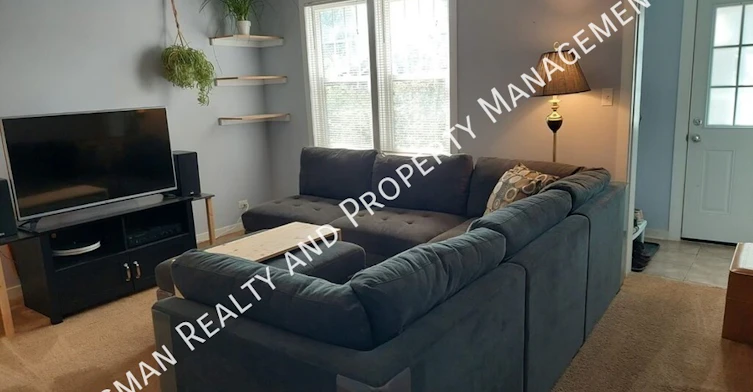 3053 Robinson Street, Regina, SK, S4S 1V3 - 2