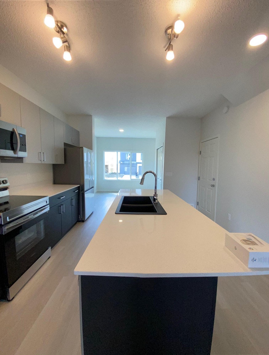 2044 191 Street Northwest, Edmonton, AB, T6M 3A8 - 9