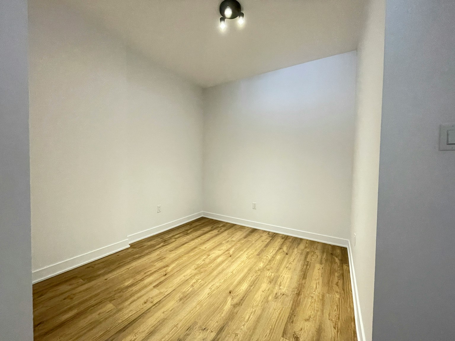 3555 Saint Antoine Rue Ouest, Montréal, QC, H3Z 0A9 - 10