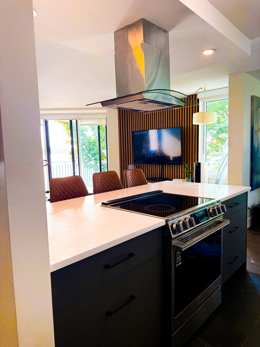 702-1575 Beach Avenue, Vancouver, BC, V6G 1Y5 - 7