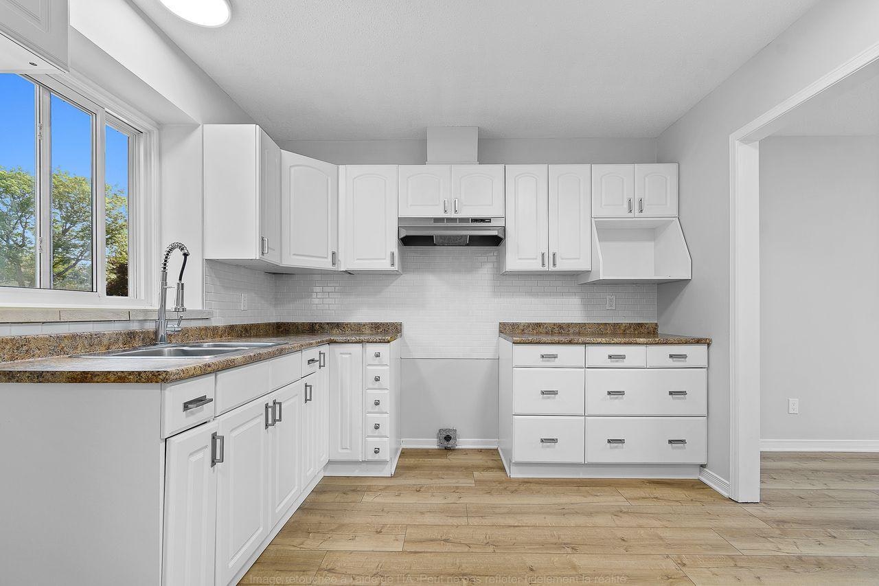 176 Barrow Crescent, Ottawa, ON, K2L 2J1 - 3