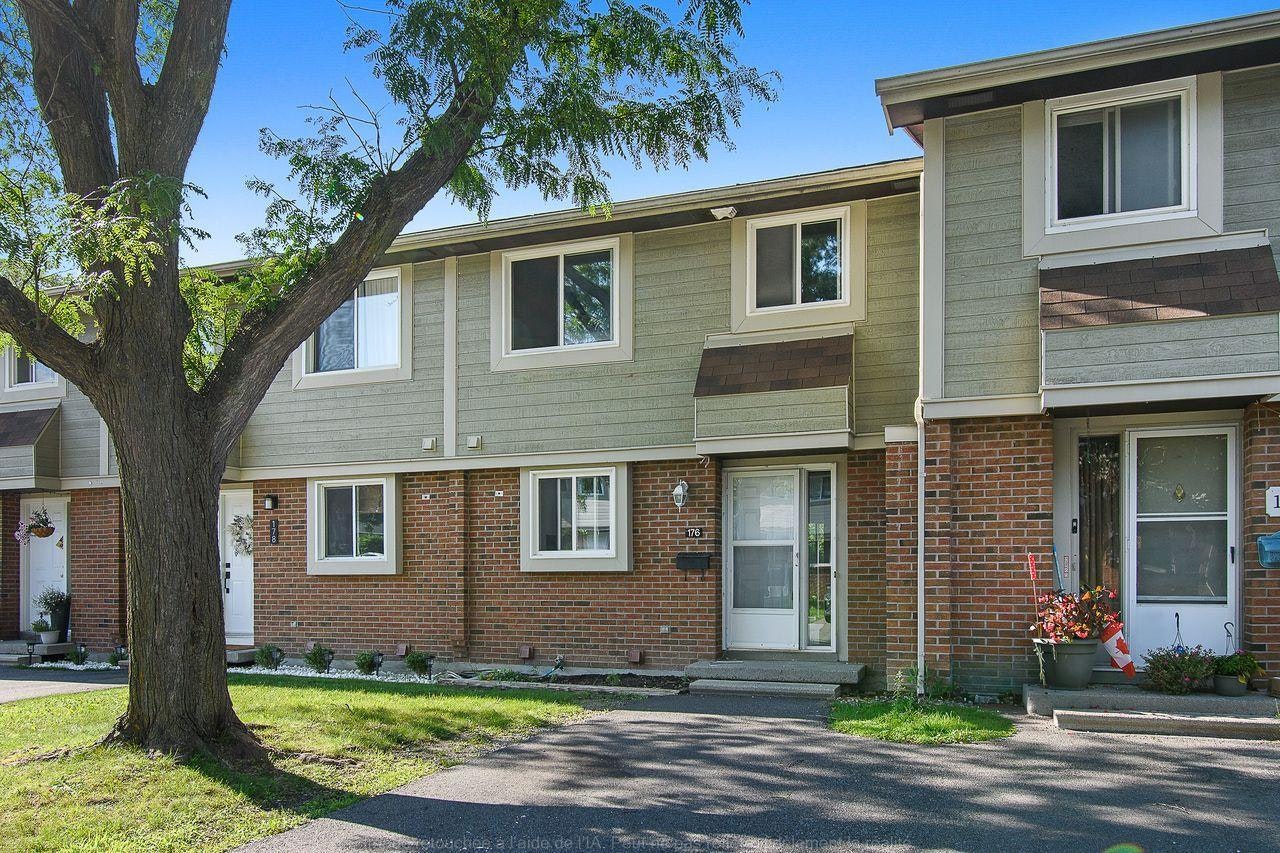 176 Barrow Crescent, Ottawa, ON, K2L 2J1