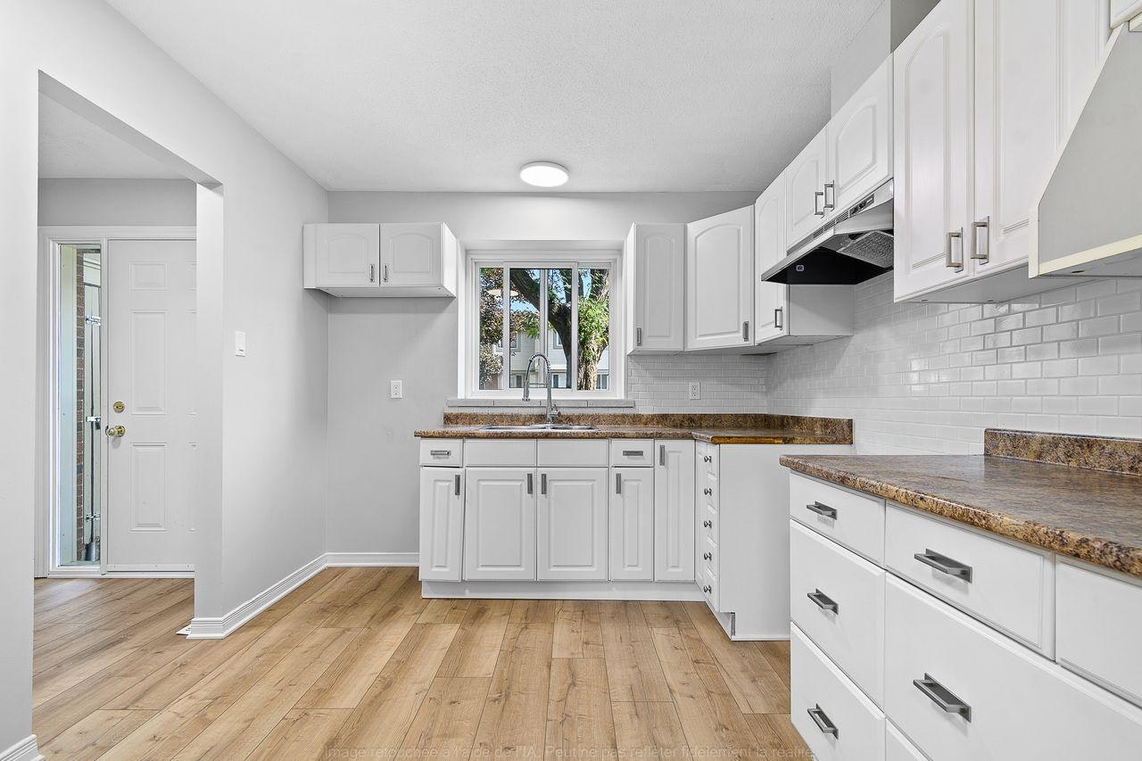 176 Barrow Crescent, Ottawa, ON, K2L 2J1 - 2