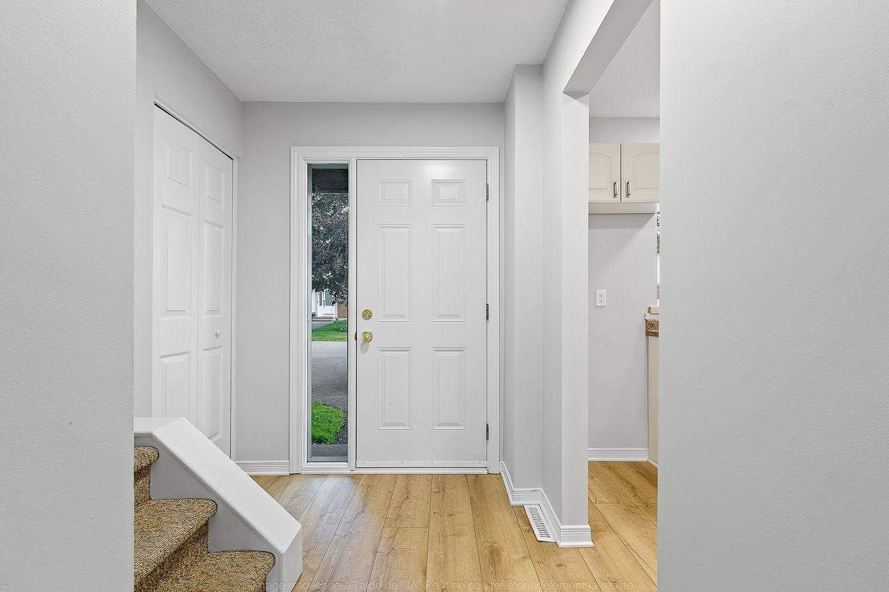 176 Barrow Crescent, Ottawa, ON, K2L 2J1 - 8