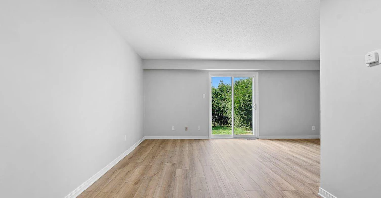 176 Barrow Crescent, Ottawa, ON, K2L 2J1 - 4