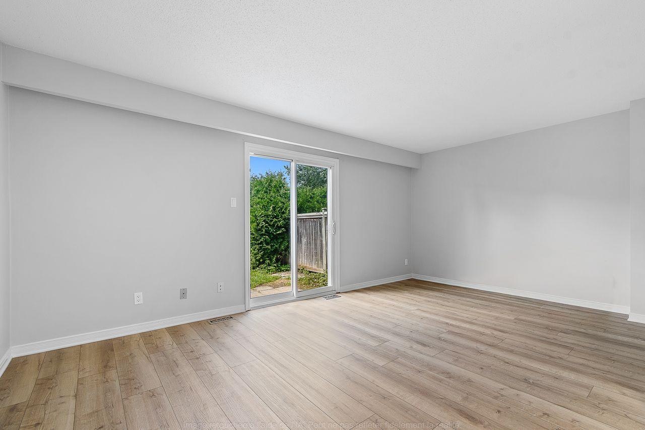 176 Barrow Crescent, Ottawa, ON, K2L 2J1 - 5