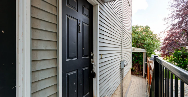 1-1909 28 Street Southwest, Calgary, AB, T3E 2H1 - 4