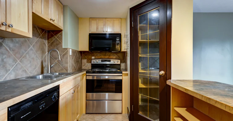1-1909 28 Street Southwest, Calgary, AB, T3E 2H1