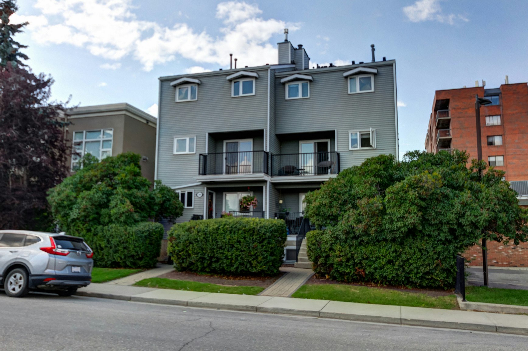 1-1909 28 Street Southwest, Calgary, AB, T3E 2H1 - 2