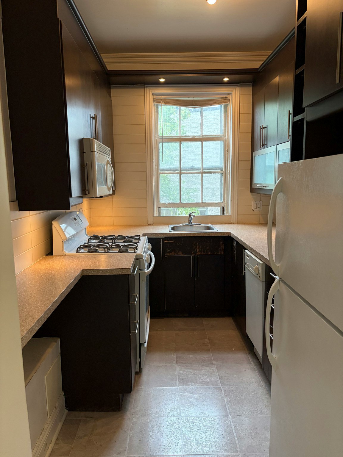 2384 Beaconsfield Avenue, Montréal, QC, H4A 2G8
