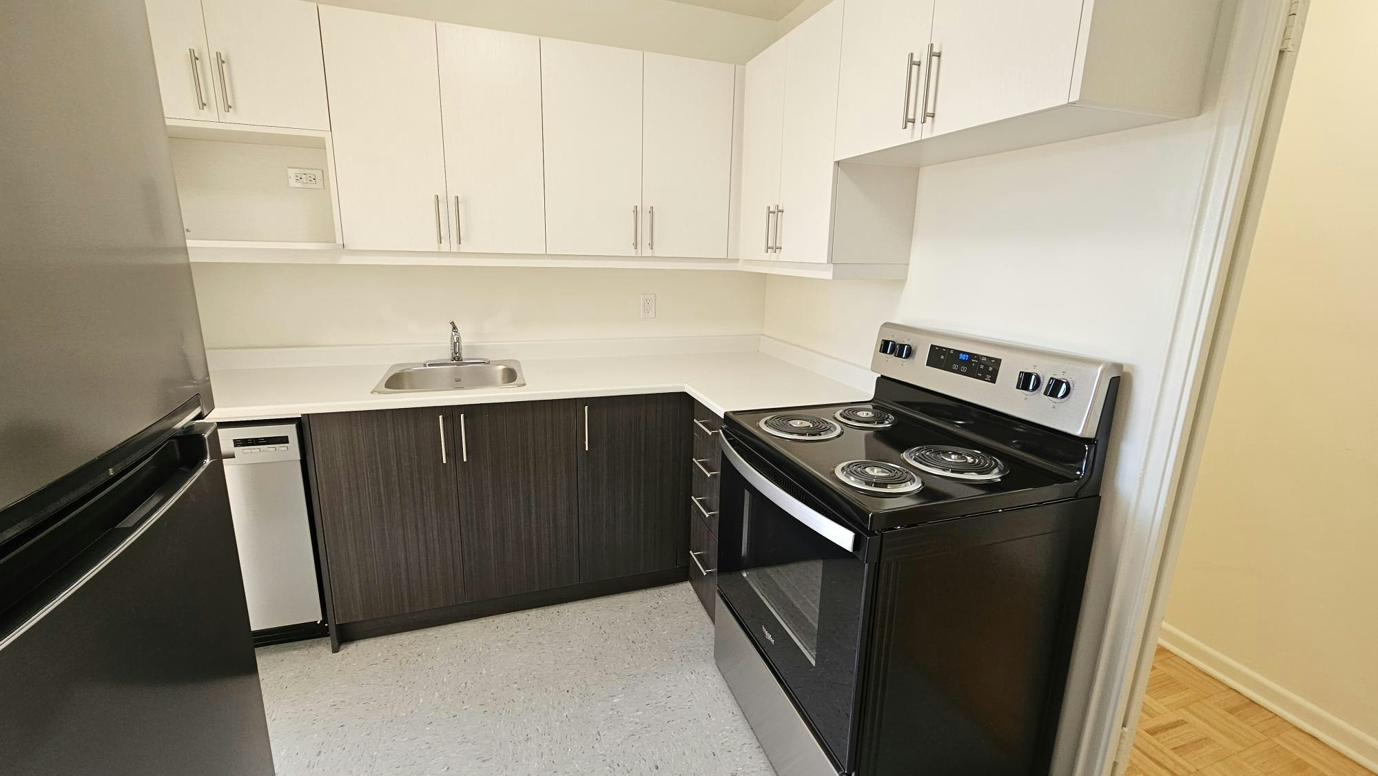 50 Underhill Drive, Toronto, ON, M3A 2J6 - 8