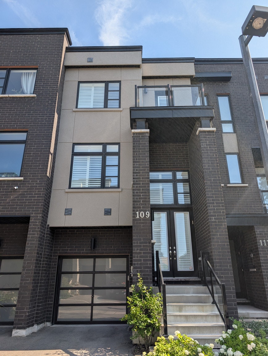 109 Laskin Drive, Vaughan, ON, L6A 5A4