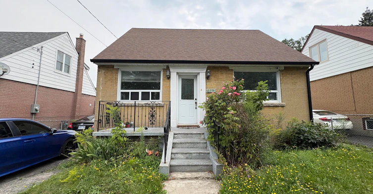 1-679 Pharmacy Avenue, Toronto, ON, M1L 3H9