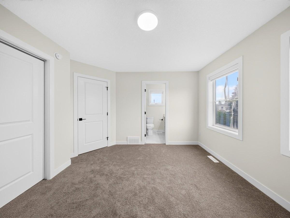 11306 123 Street Northwest, Edmonton, AB, T5M 0E9 - 24