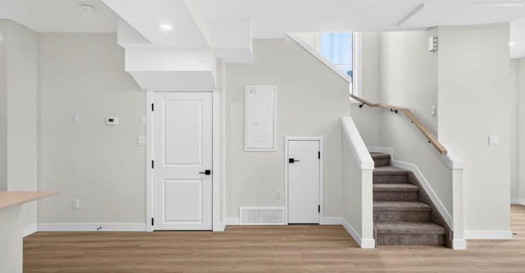 11306 123 Street Northwest, Edmonton, AB, T5M 0E9 - 12