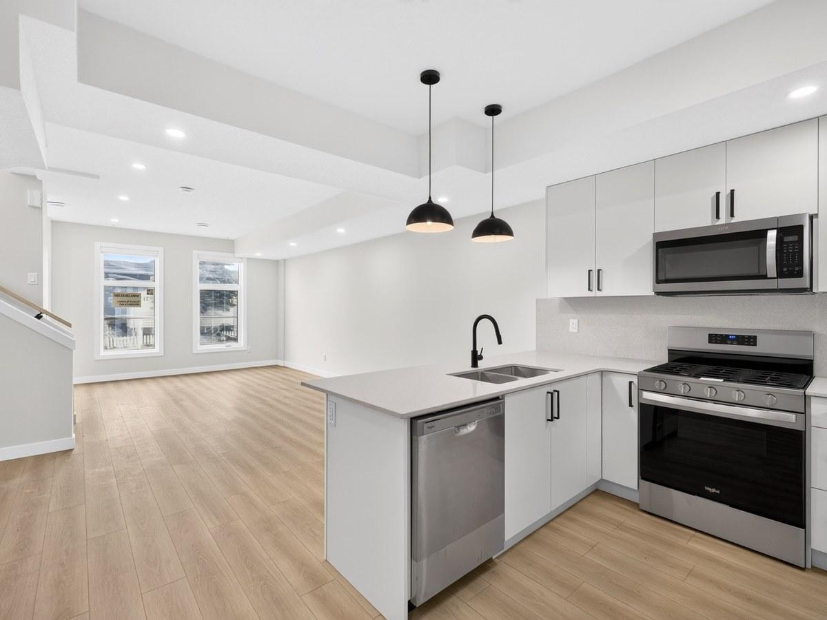 11306 123 Street Northwest, Edmonton, AB, T5M 0E9 - 7