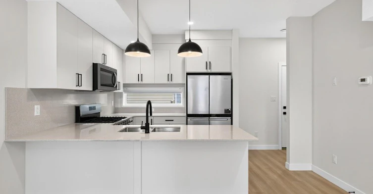 11306 123 Street Northwest, Edmonton, AB, T5M 0E9 - 6
